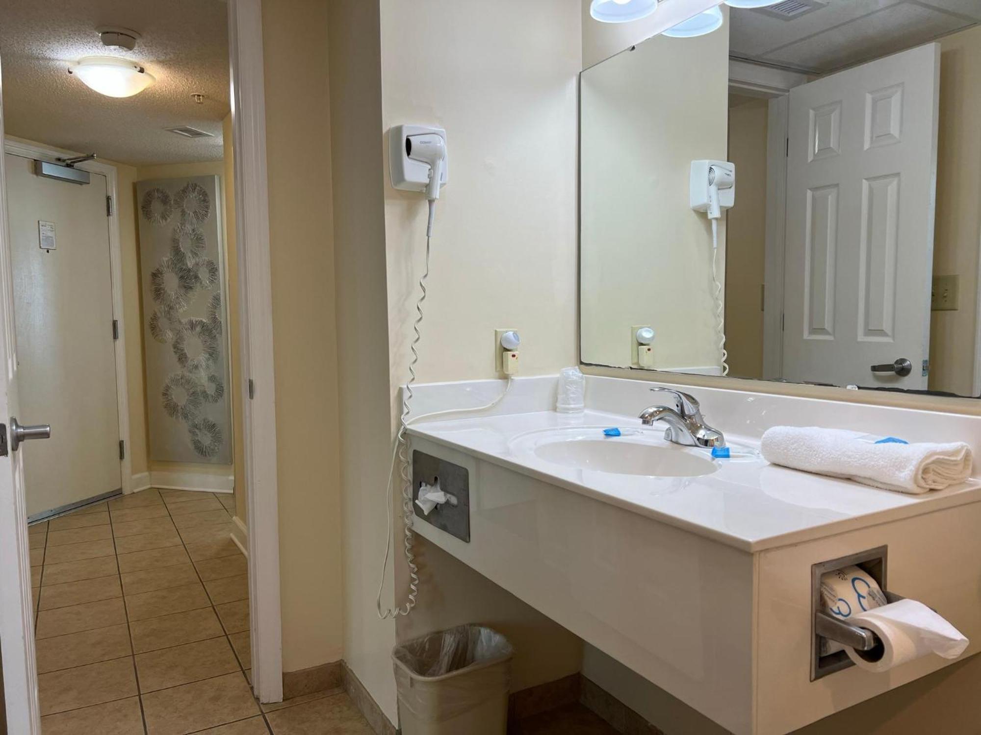 Вілла 2501 S Ocean Blvd, 0811 - Ocean Front Sleeps 6 Мертл-Біч Екстер'єр фото