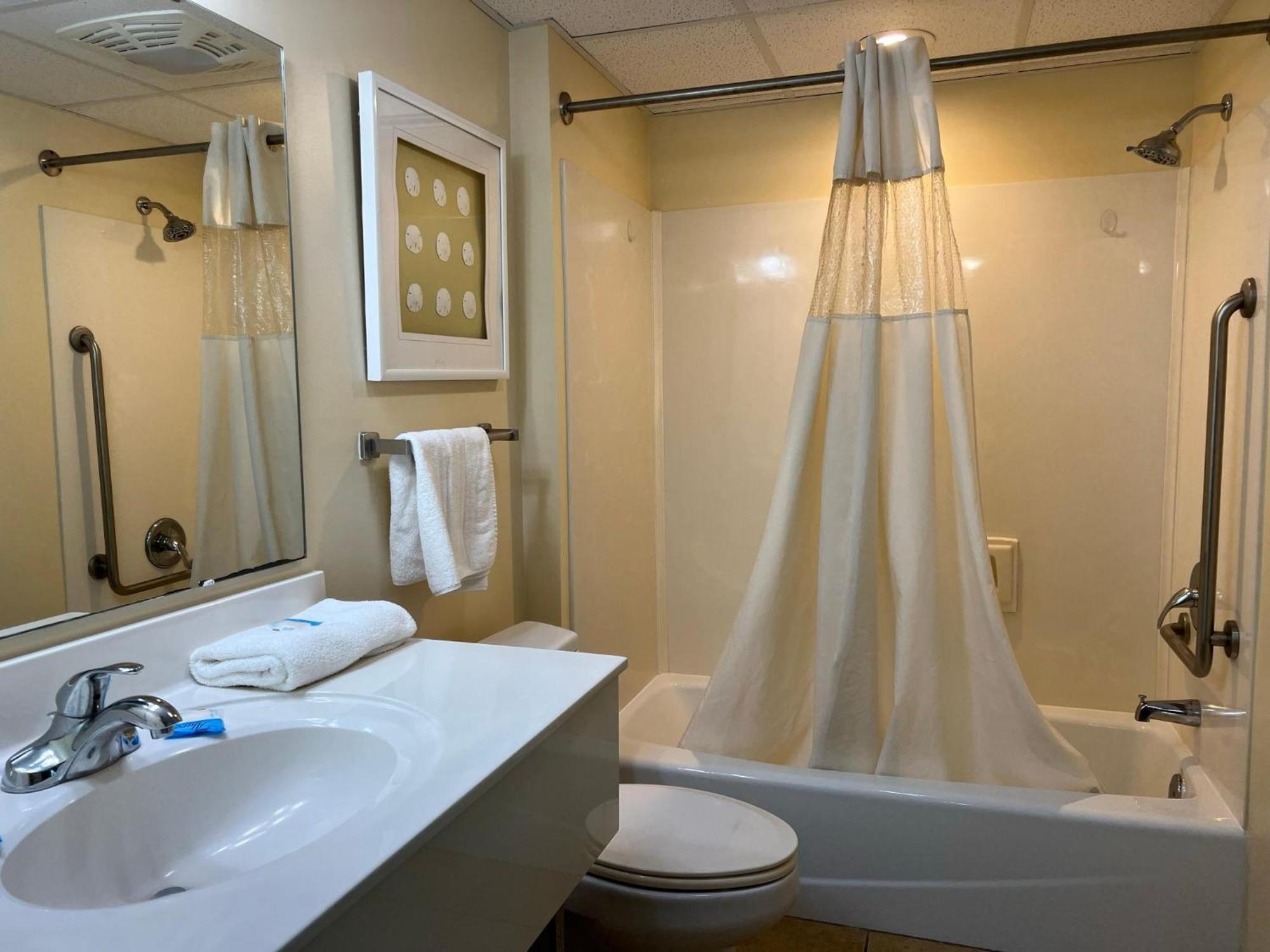 Вілла 2501 S Ocean Blvd, 0811 - Ocean Front Sleeps 6 Мертл-Біч Екстер'єр фото